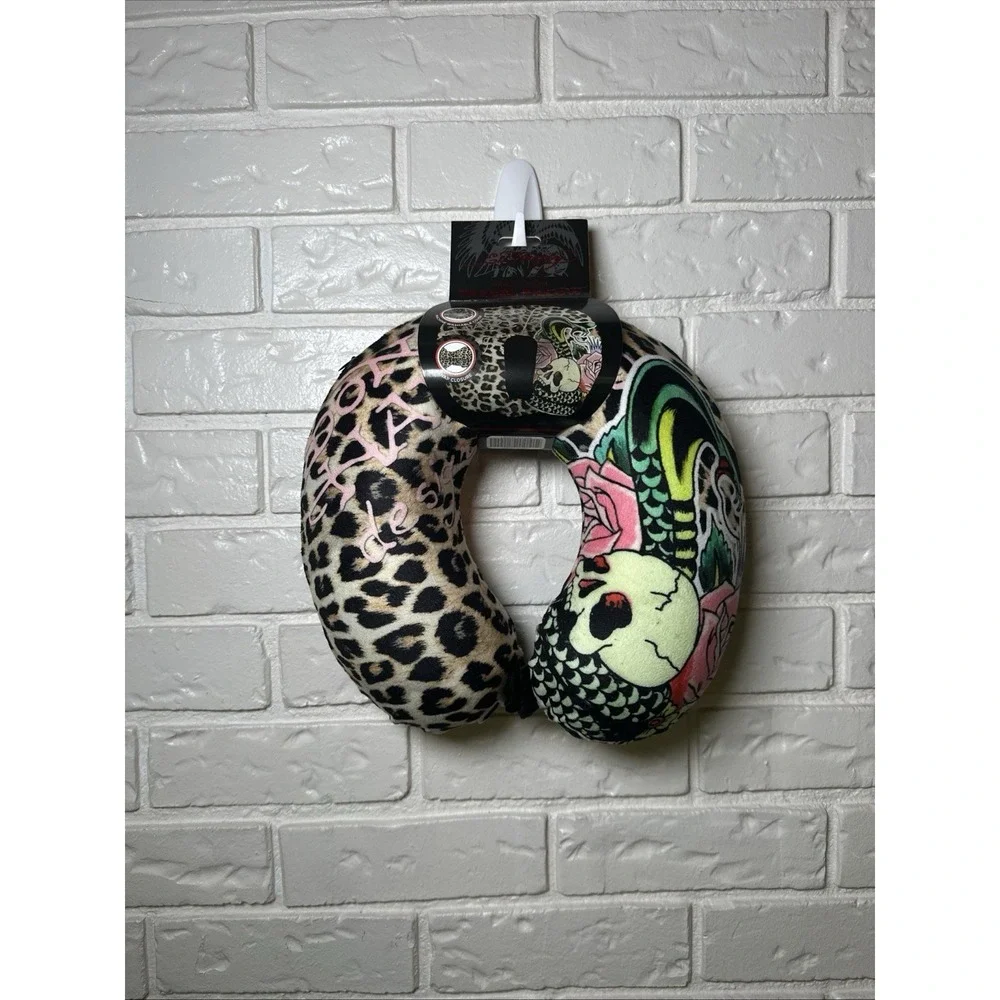 ED HARDY TATOO Leopard ~ ROSE DESIGN TRAVEL NECK PILLOW Memory Foam Multi NWT